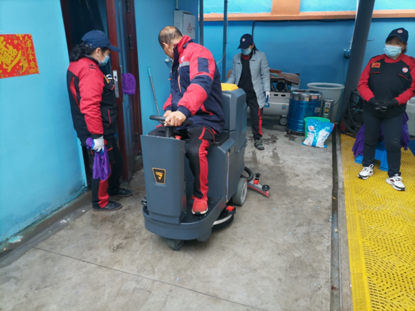 橙犀洗地機(jī)入駐合肥海灣石油加油站